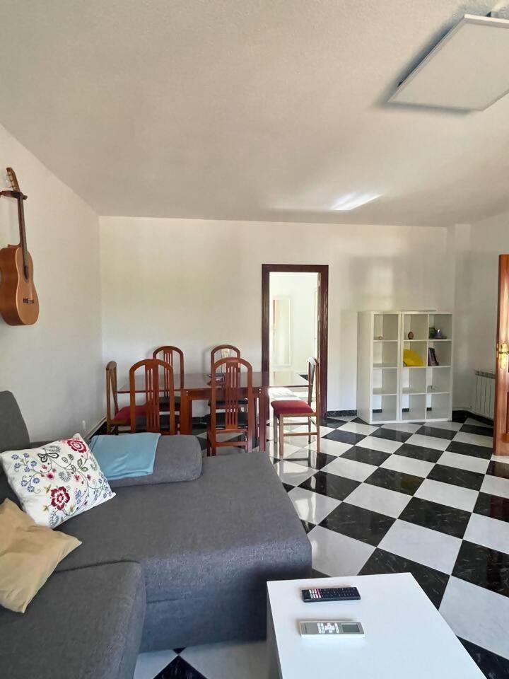 Casa Con Jardin En Ogijares Villa Exteriör bild