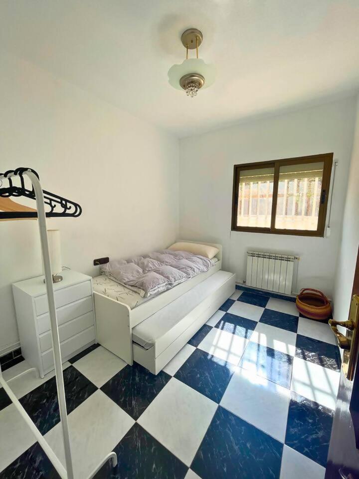 Casa Con Jardin En Ogijares Villa Exteriör bild