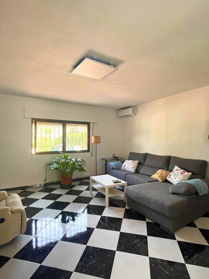 Casa Con Jardin En Ogijares Villa Exteriör bild