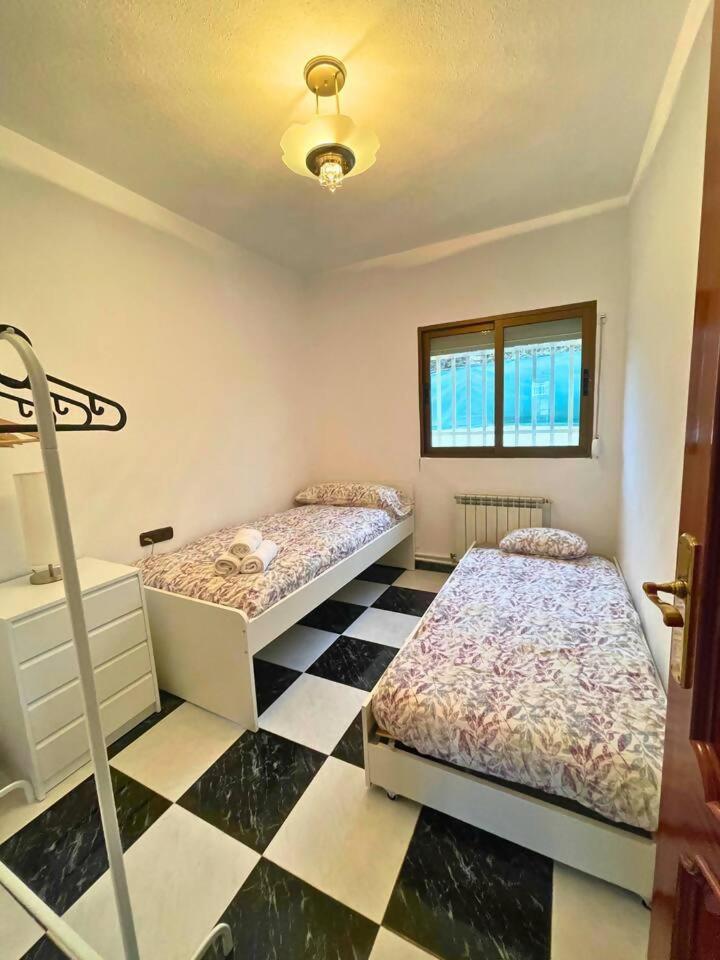 Casa Con Jardin En Ogijares Villa Exteriör bild