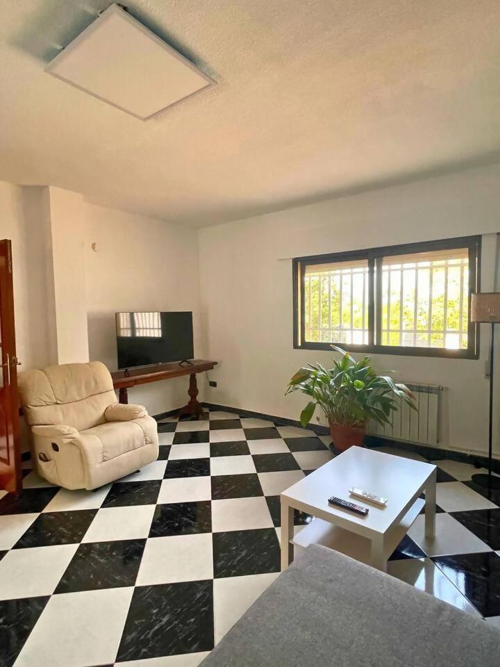 Casa Con Jardin En Ogijares Villa Exteriör bild